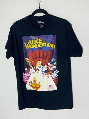 Disney Alice in Wonderland Vintage Mad Hatter Tea Party Graphic Tee M Retro
